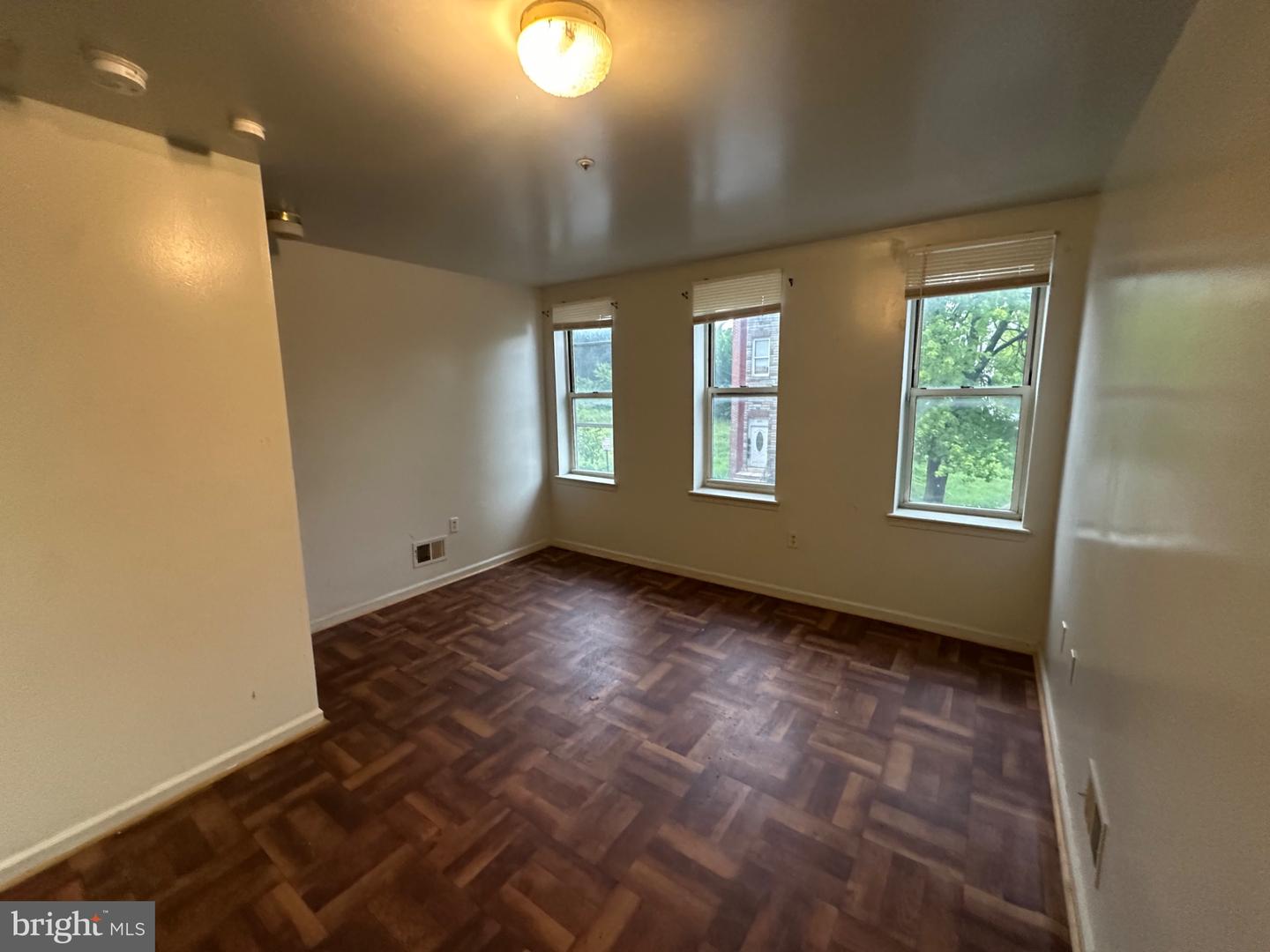911 Harlem Ave #2nd Floor Property Photo 4