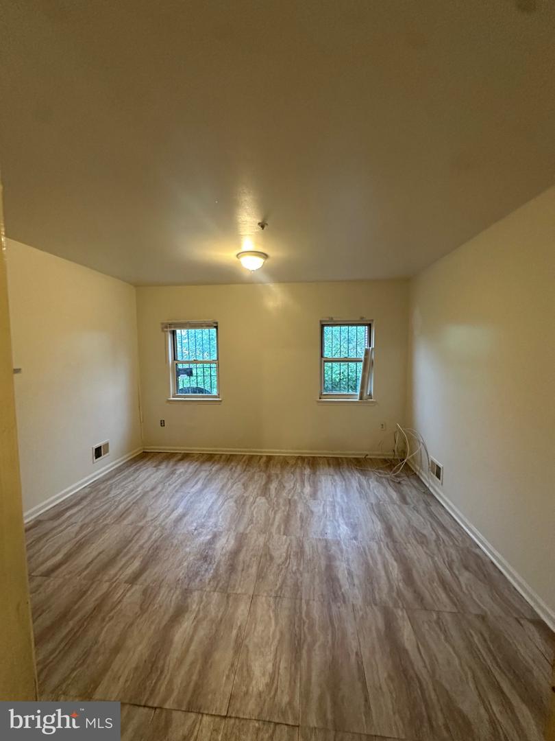 911 Harlem Ave #2nd Floor Property Photo 6