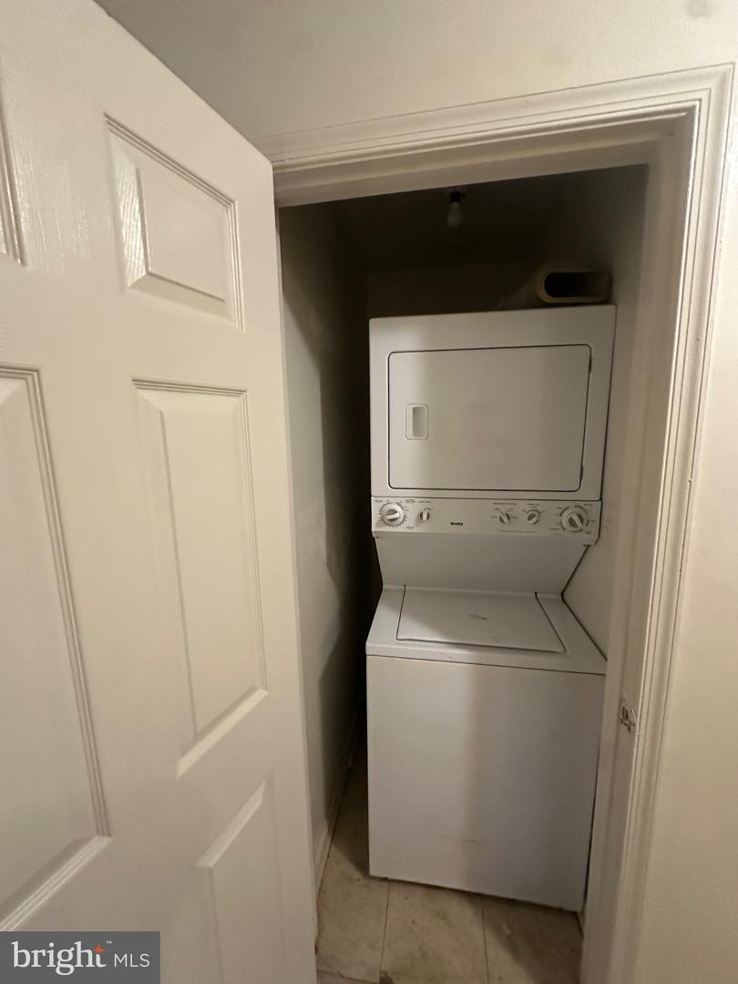 911 Harlem Ave #2nd Floor Property Photo 12