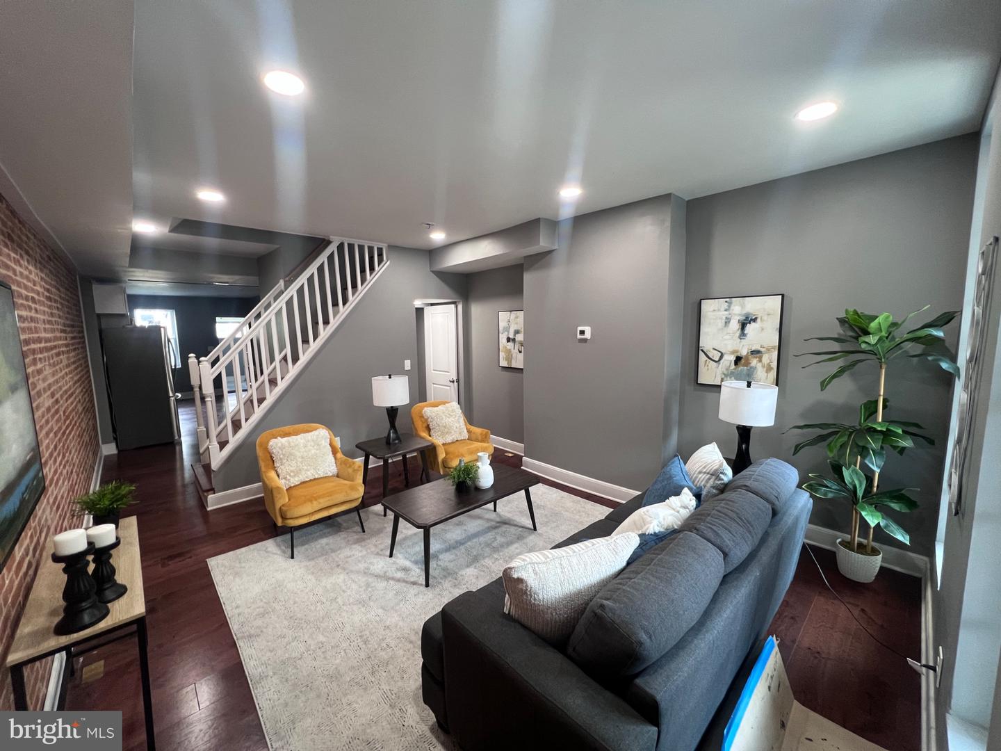 1512 W PRATT ST Property Photo 1