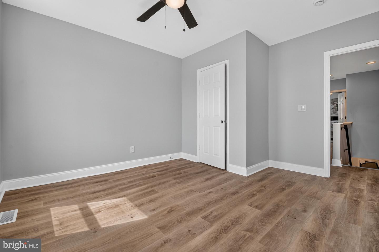 835 N Montford Ave Property Photo 16