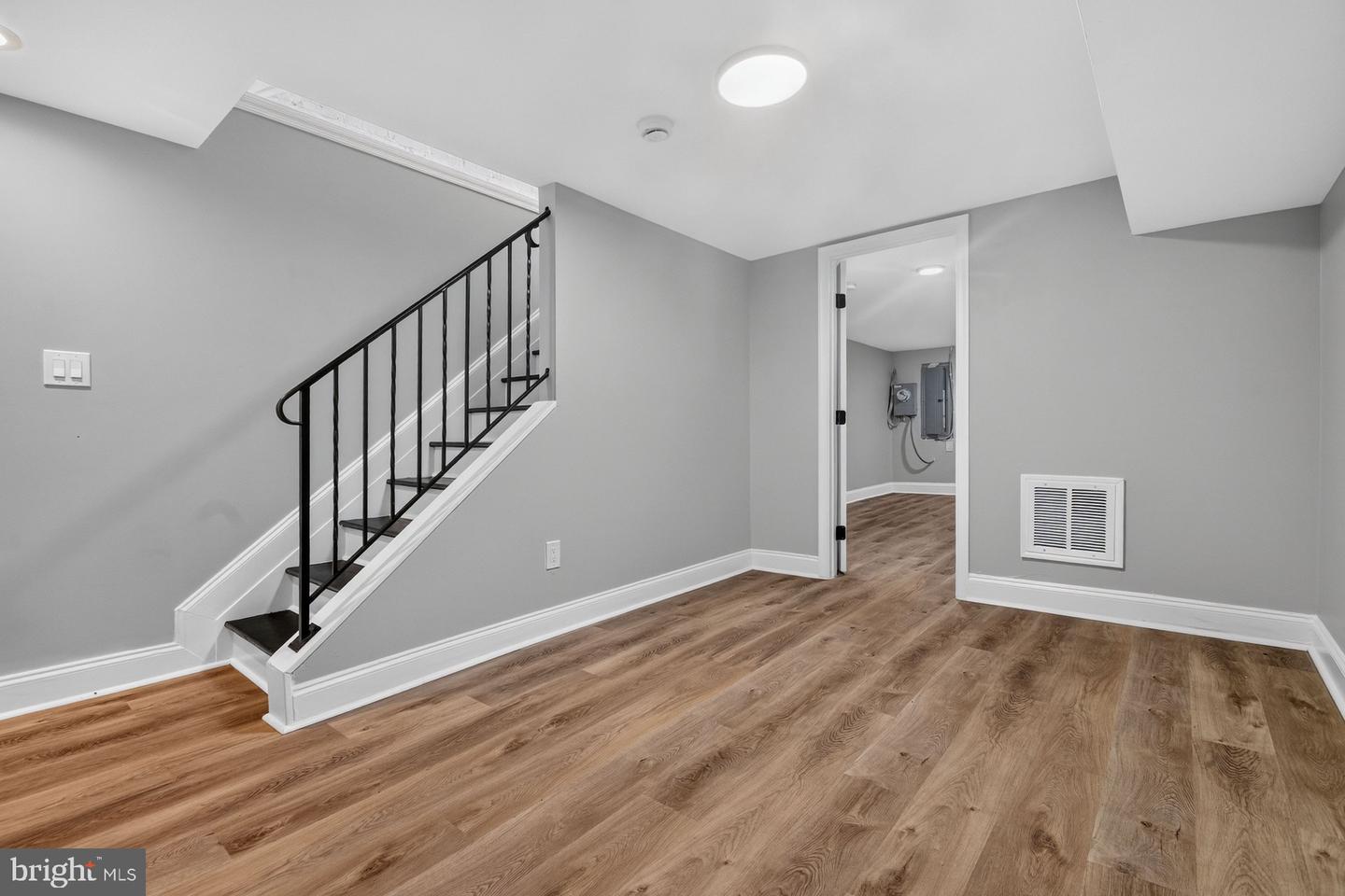 835 N Montford Ave Property Photo 18