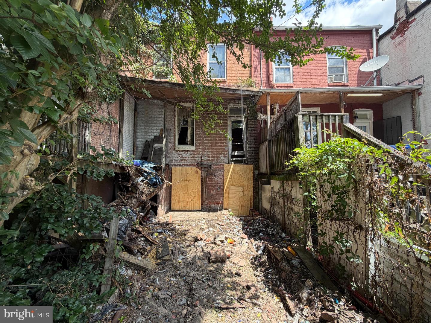 1607 Elmtree St Property Photo 6