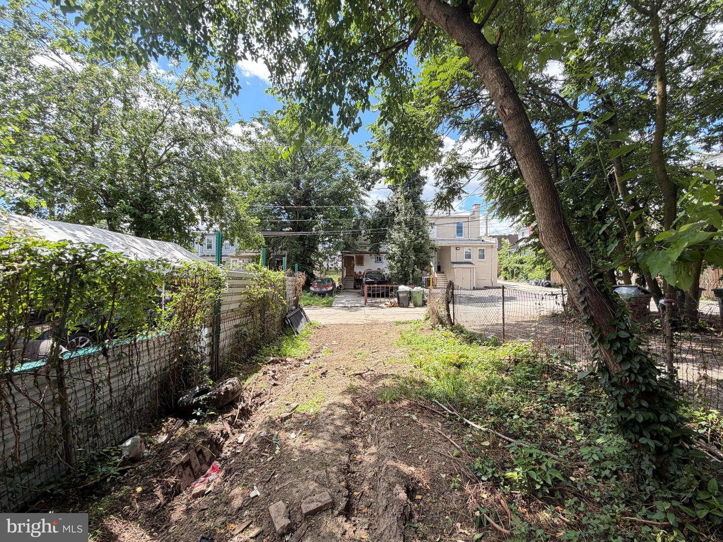 1607 Elmtree St Property Photo 7