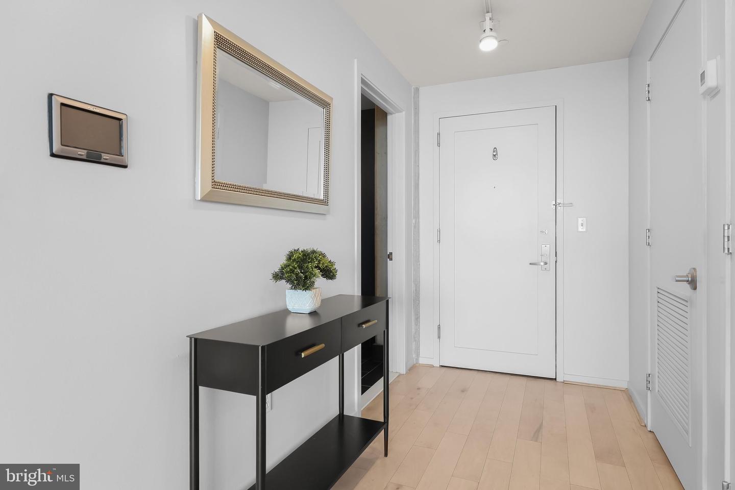 1200 Steuart St #625 Property Photo 3