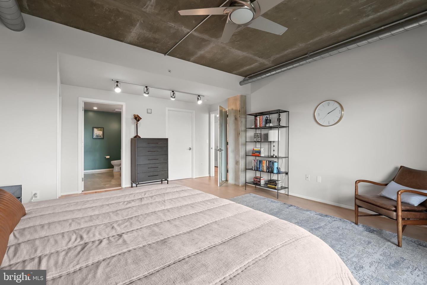 1200 Steuart St #625 Property Photo 27