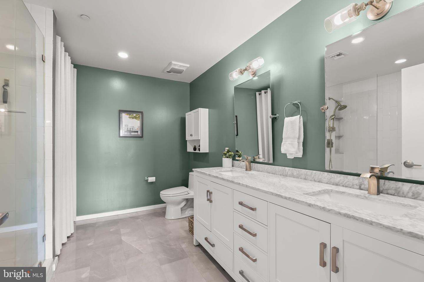 1200 Steuart St #625 Property Photo 29