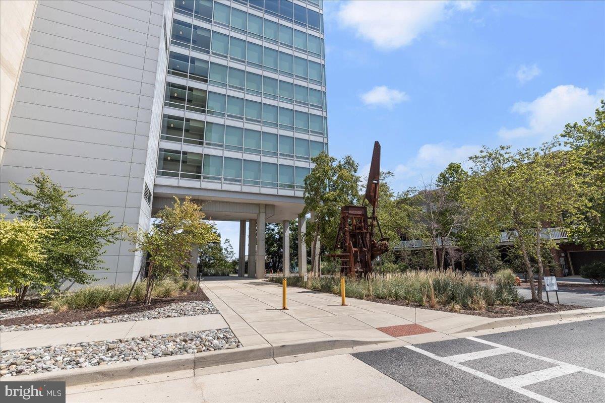 1200 Steuart St #625 Property Photo 44