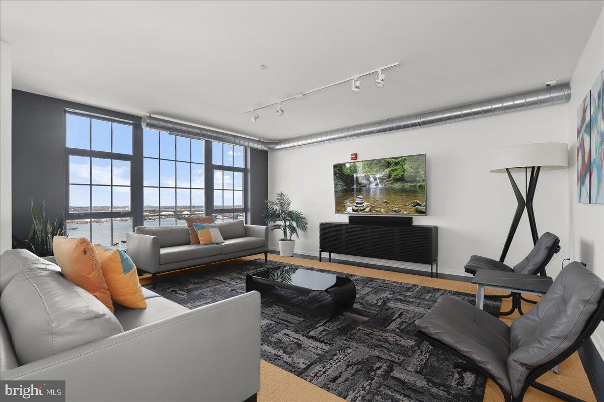 1200 Steuart St #625 Property Photo 62