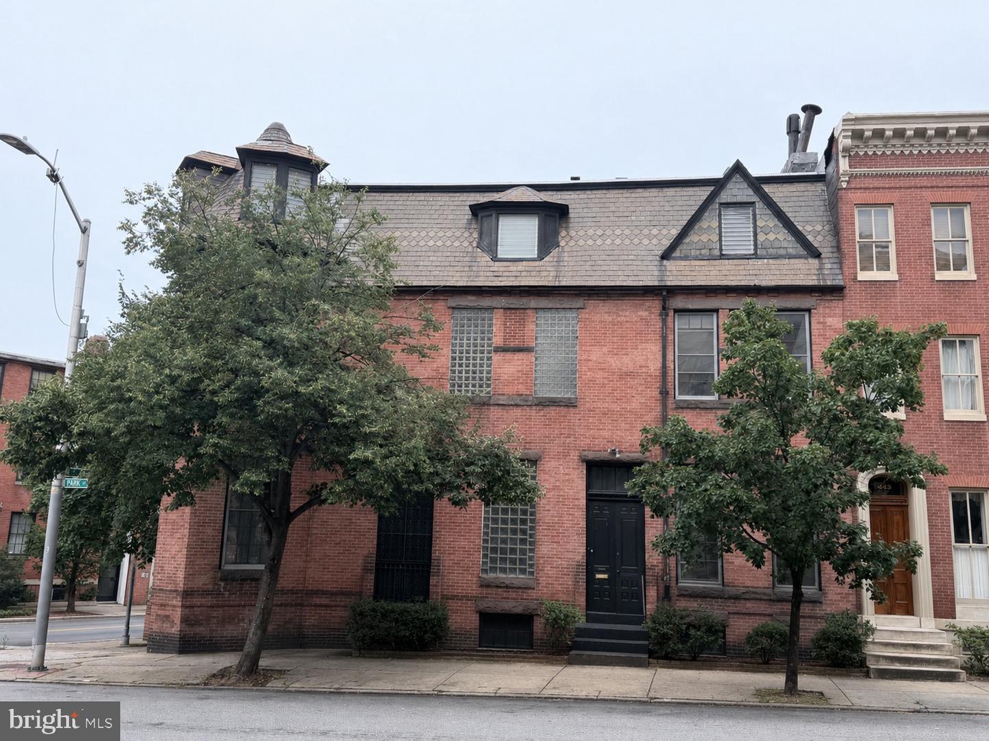 845 Park Ave Property Photo 1