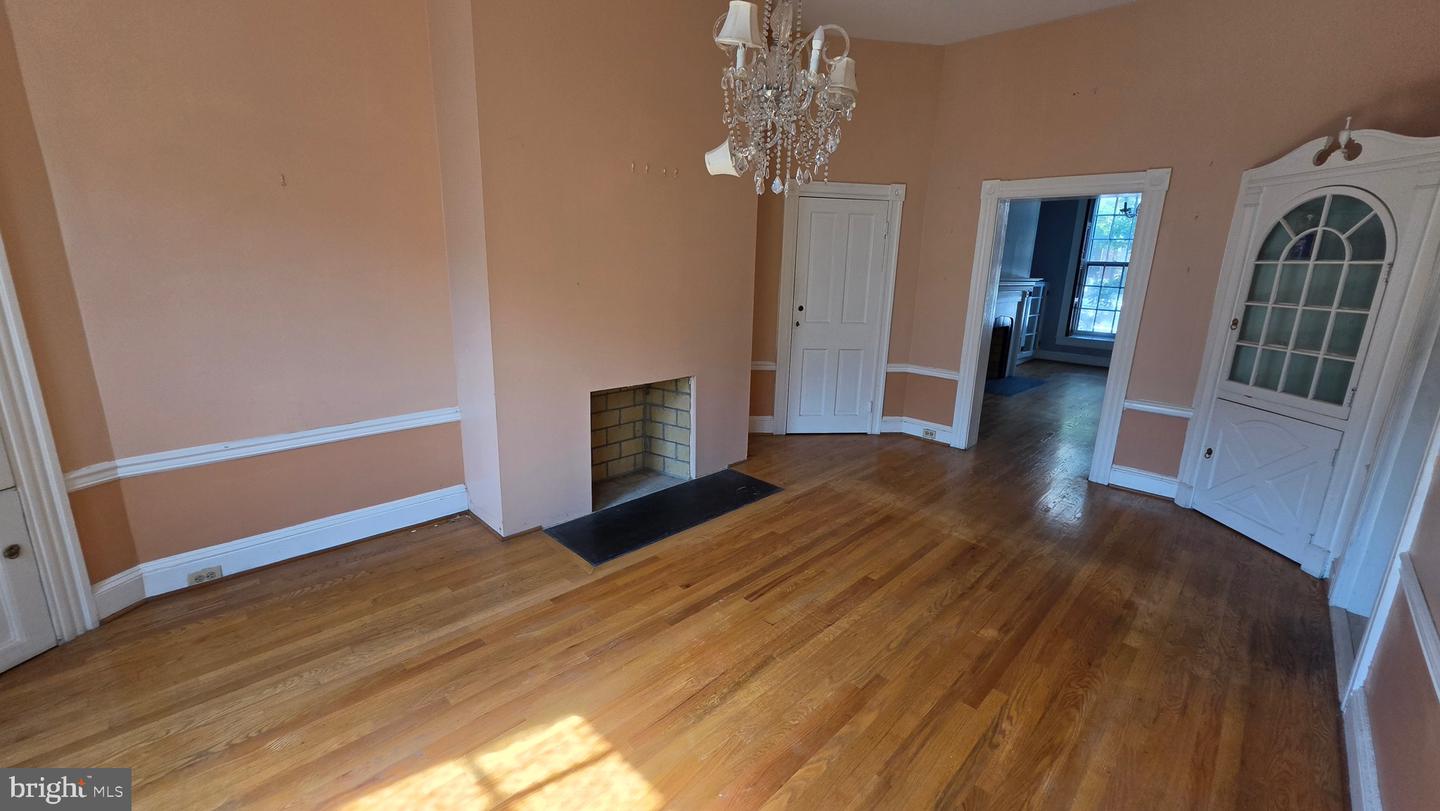 845 Park Ave Property Photo 11