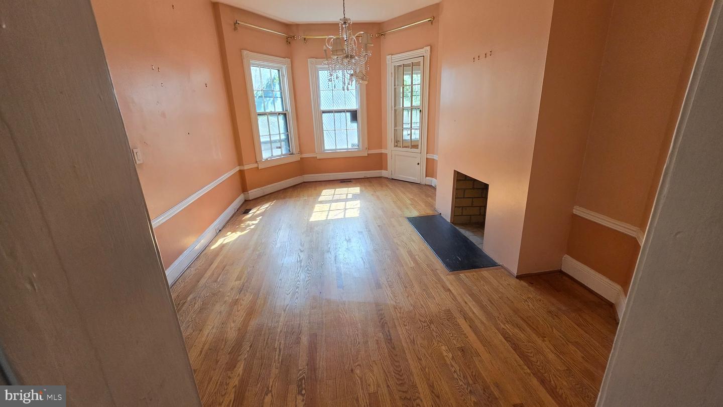 845 Park Ave Property Photo 12