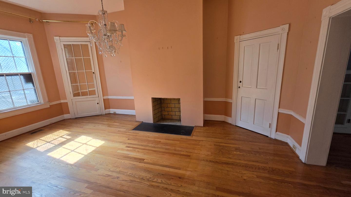 845 Park Ave Property Photo 13