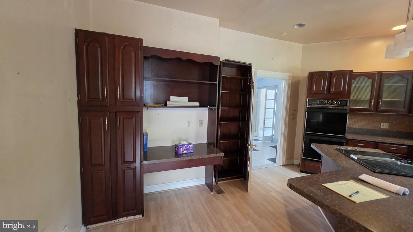 845 Park Ave Property Photo 15