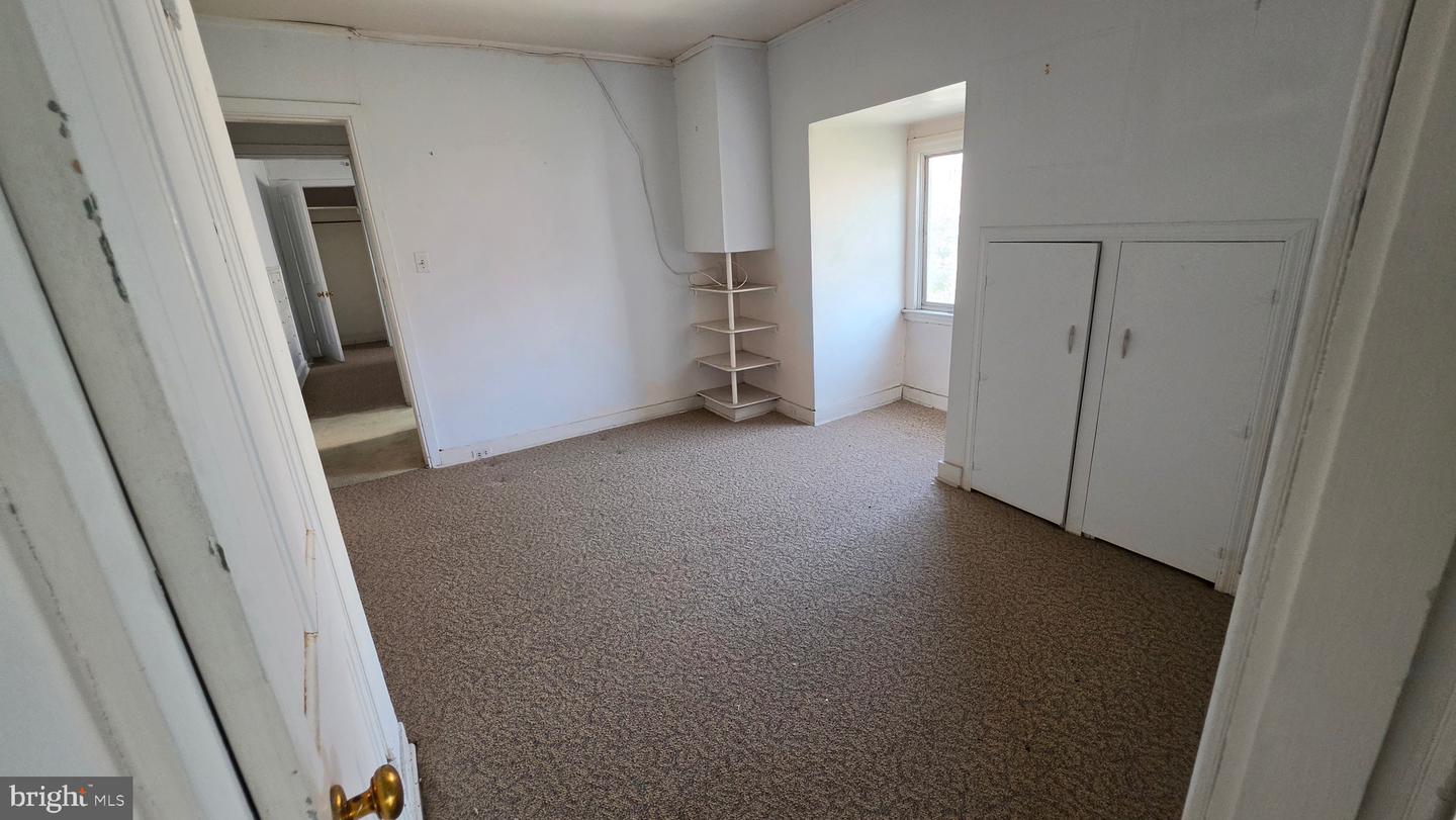 845 Park Ave Property Photo 35