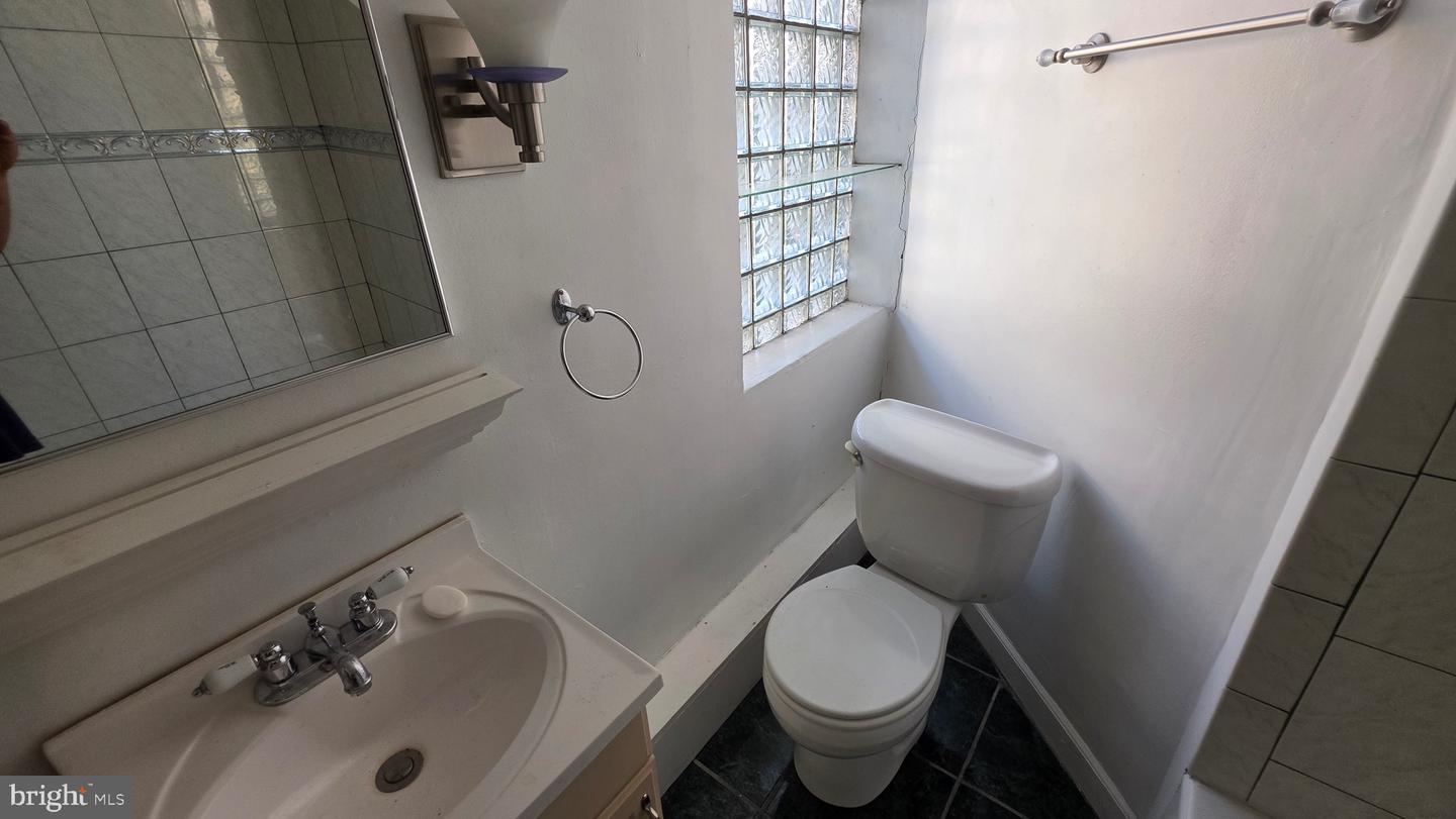 845 Park Ave Property Photo 45