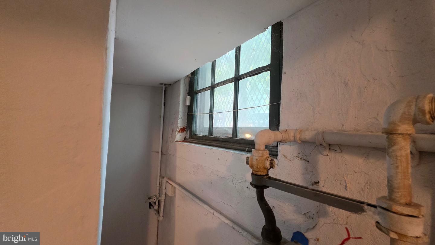 845 Park Ave Property Photo 52