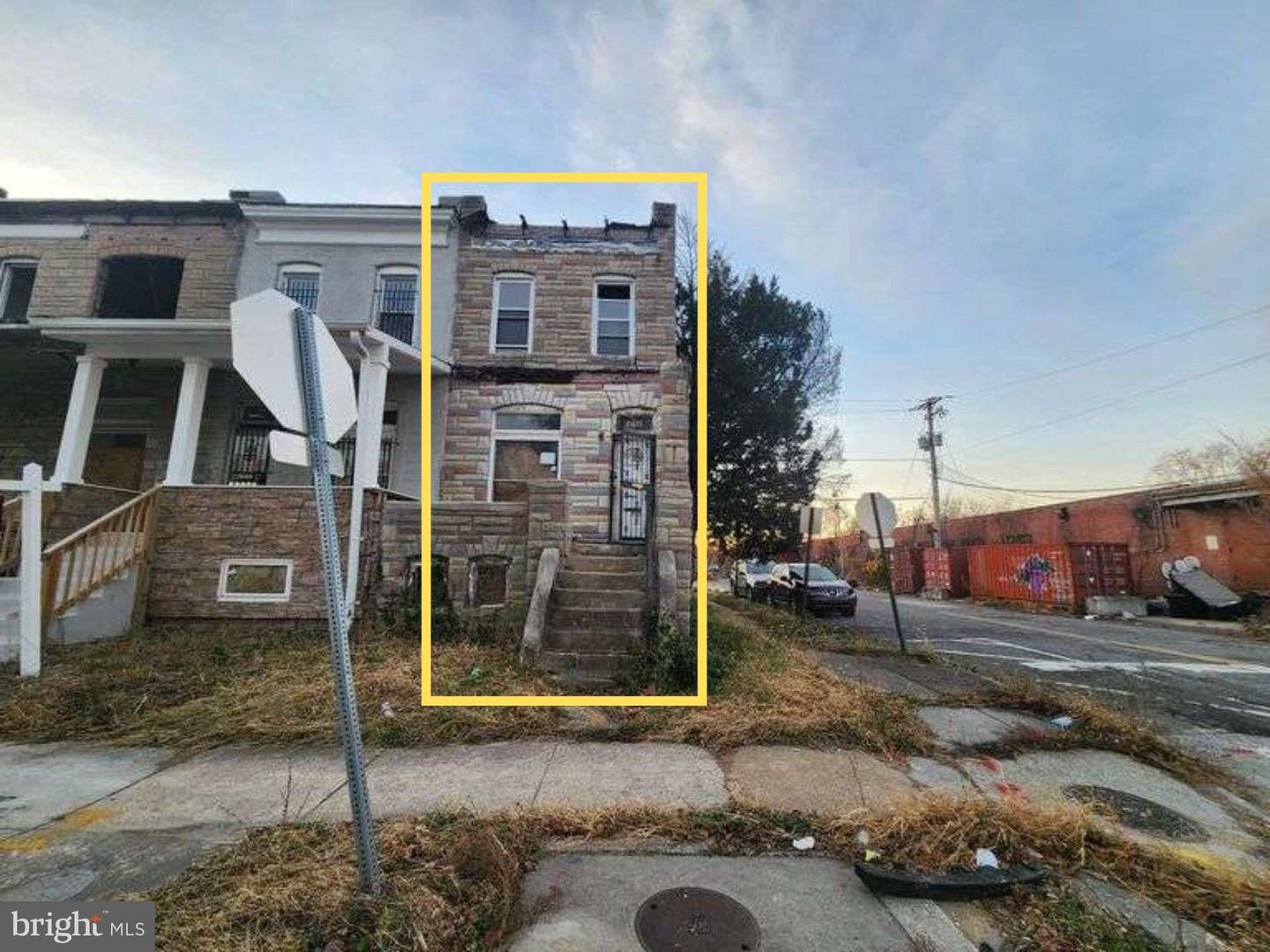 2421 BAKER ST Property Photo 1