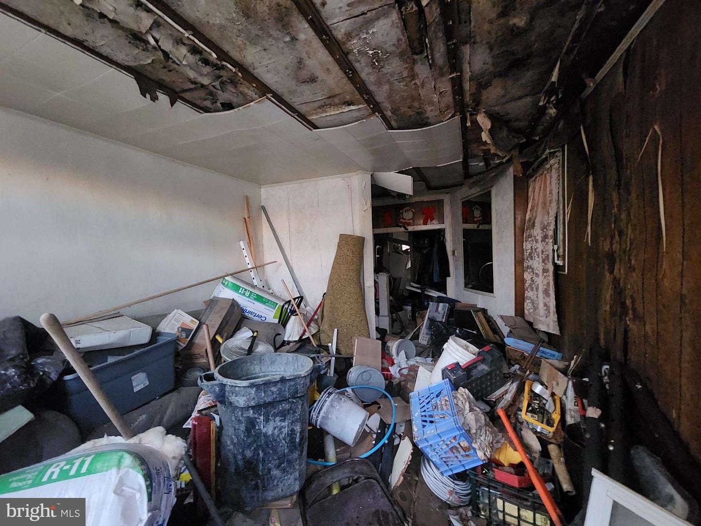 2421 Baker St Property Photo 4