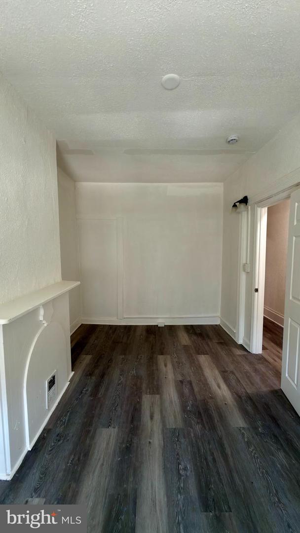 2124 Hollins St Property Photo 6