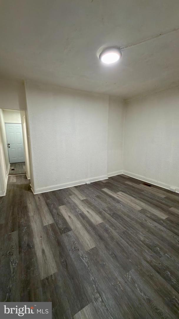 2124 Hollins St Property Photo 9