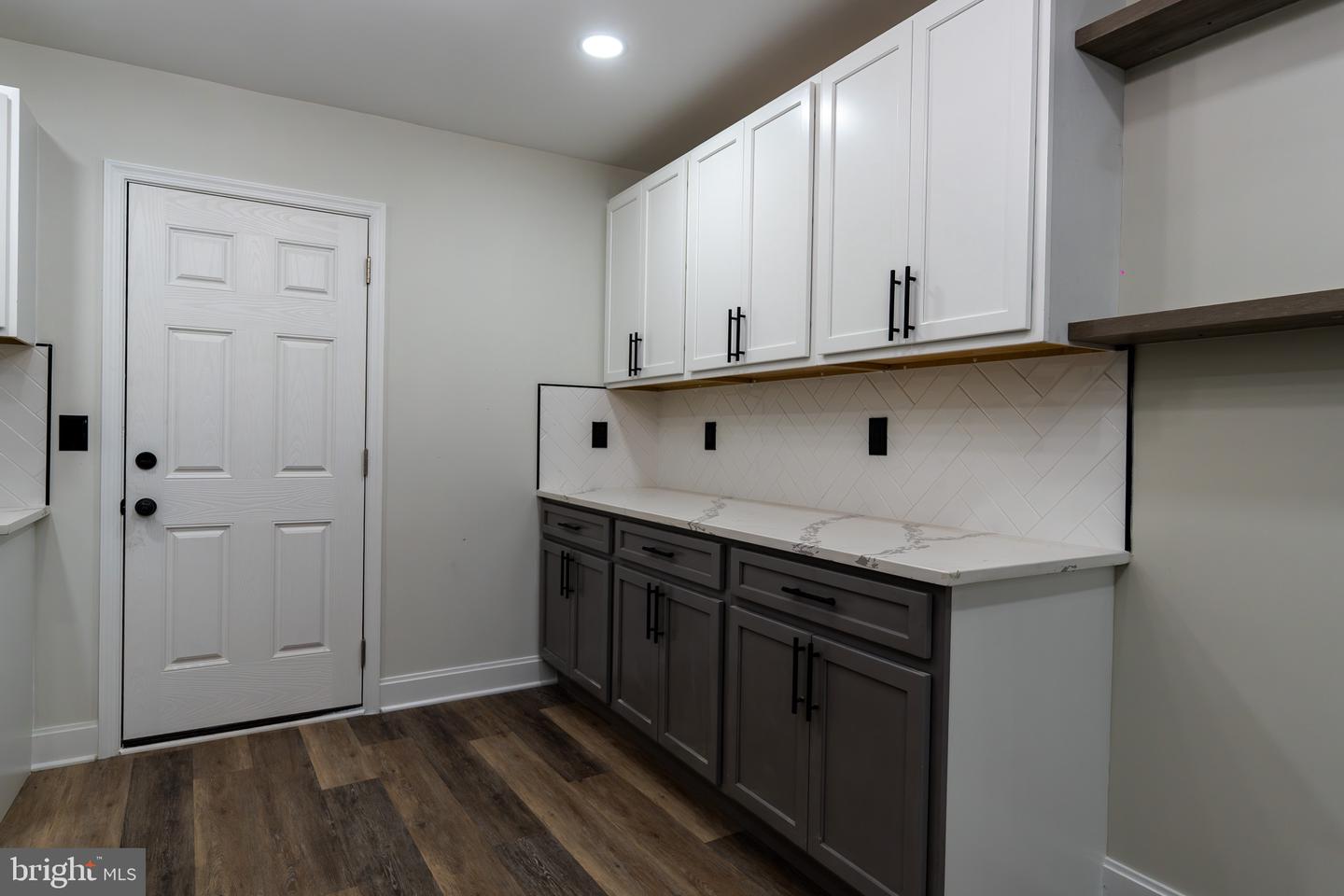 302 Gilmor St Property Photo 8