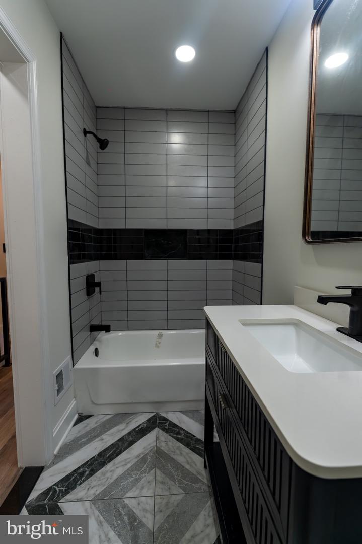 302 Gilmor St Property Photo 13
