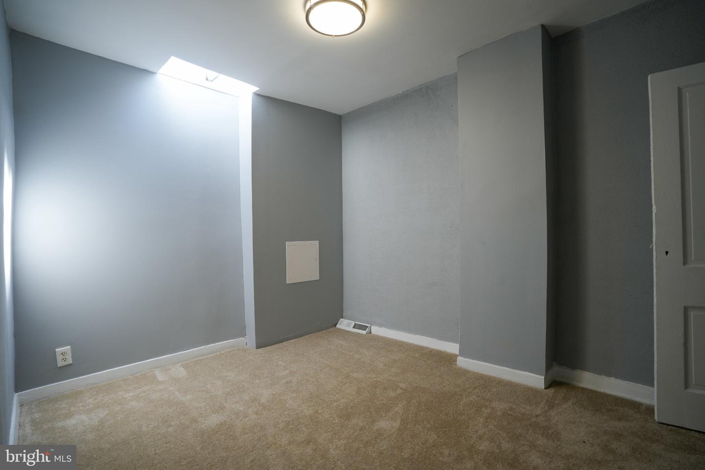 1603 E Lanvale St Property Photo 2