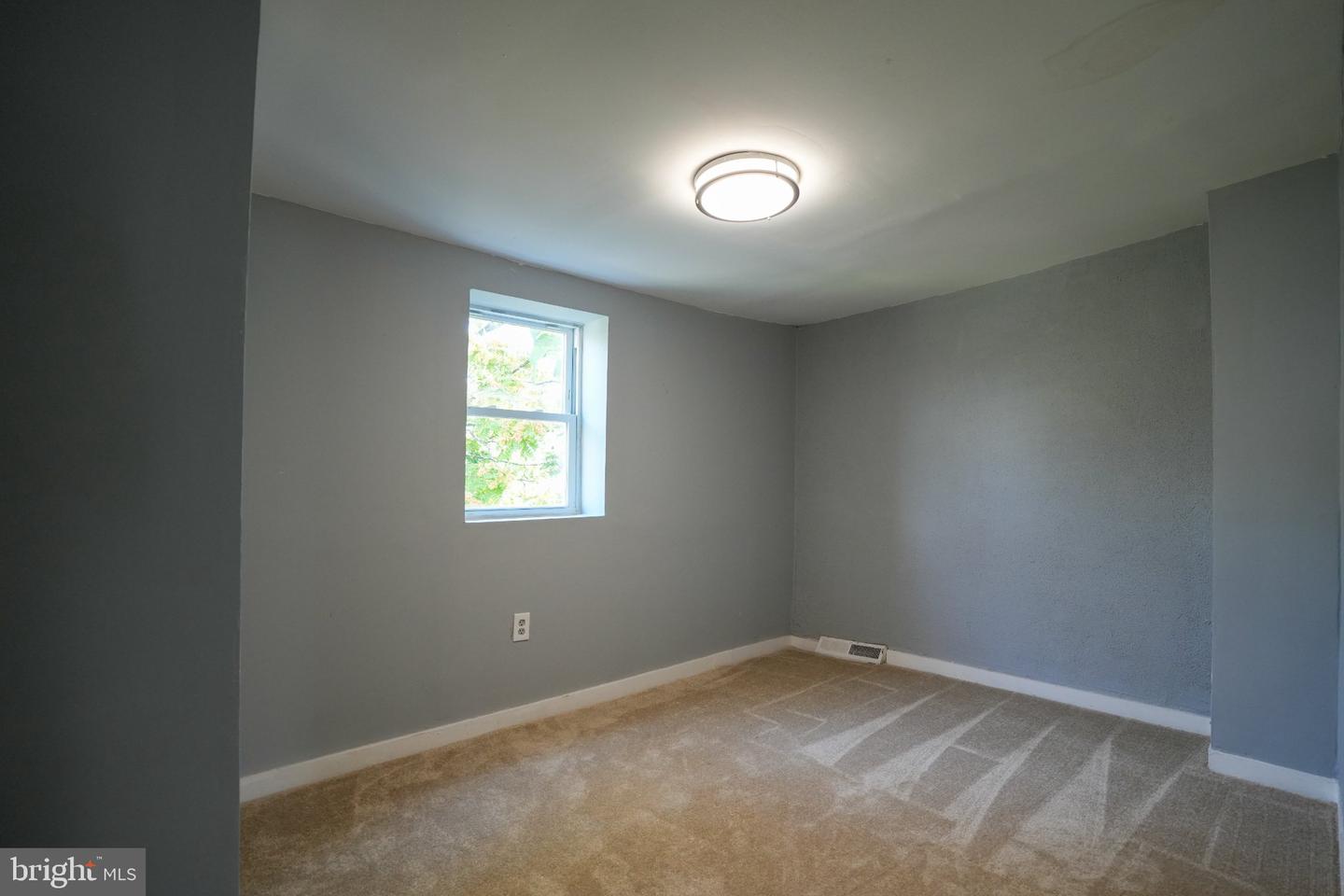 1603 E Lanvale St Property Photo 3