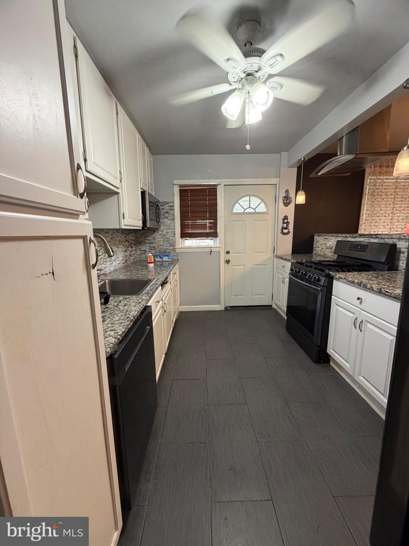 5929 Falkirk Rd Property Photo 2