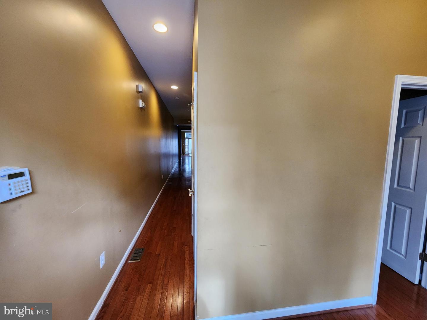 506 N Chester St Property Photo 4