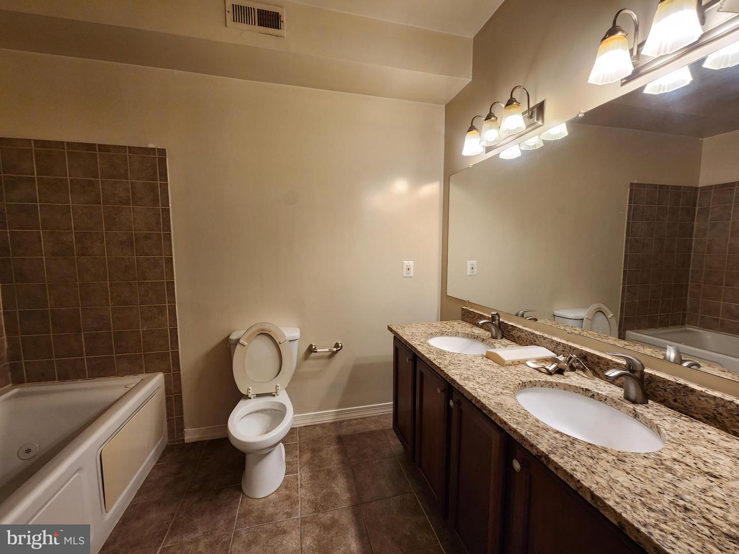 506 N Chester St Property Photo 28