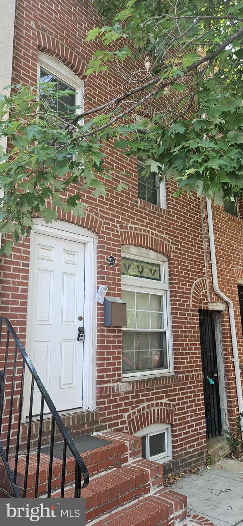 233 S WOLFE ST S Property Photo 1