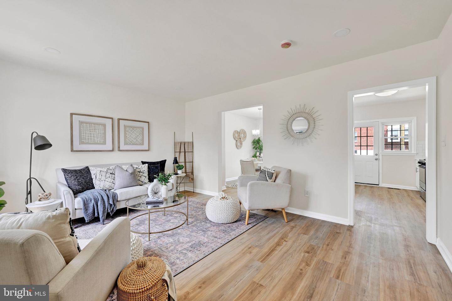 5829 The Alameda Property Photo 3