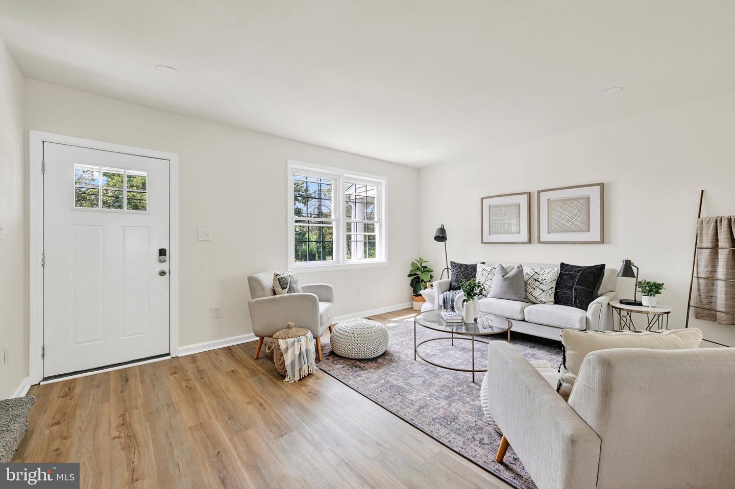 5829 The Alameda Property Photo 4