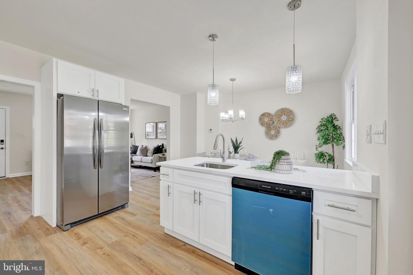 5829 The Alameda Property Photo 12