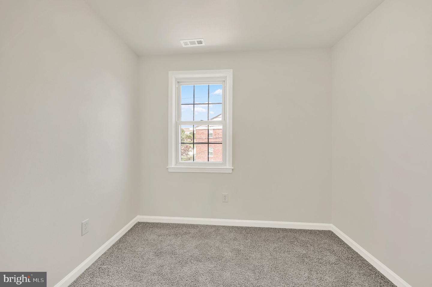 5829 The Alameda Property Photo 13