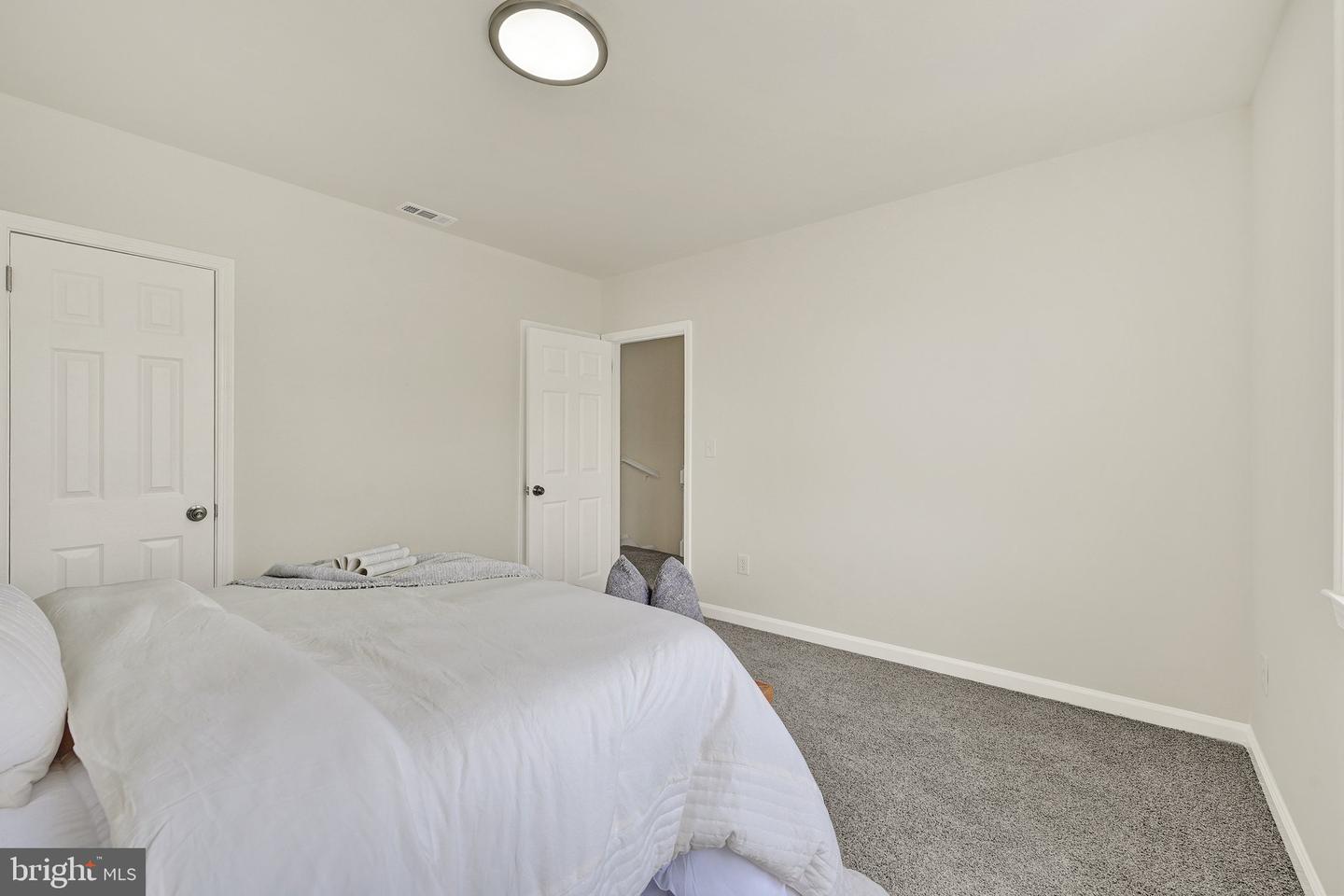 5829 The Alameda Property Photo 17