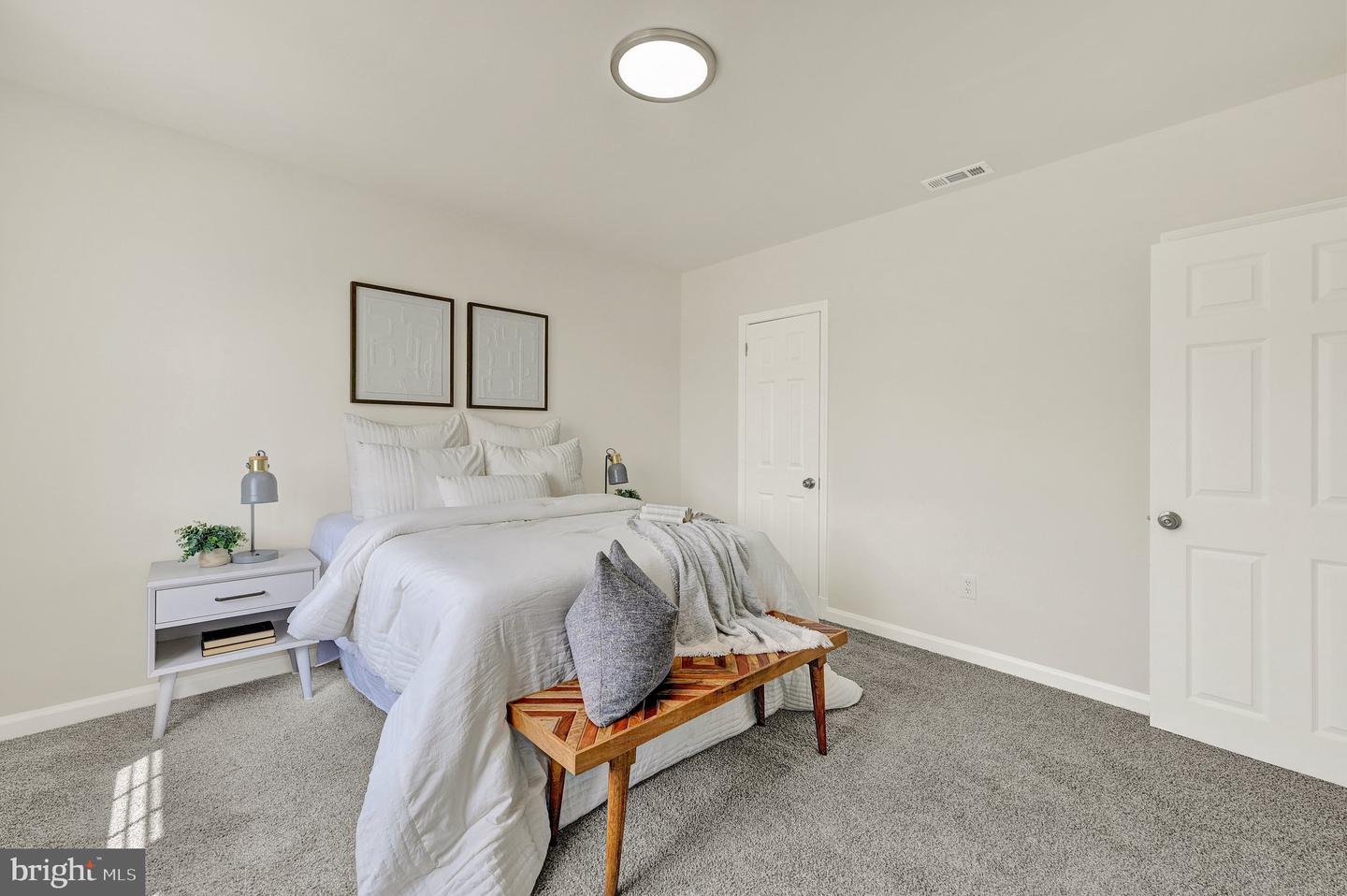 5829 The Alameda Property Photo 18
