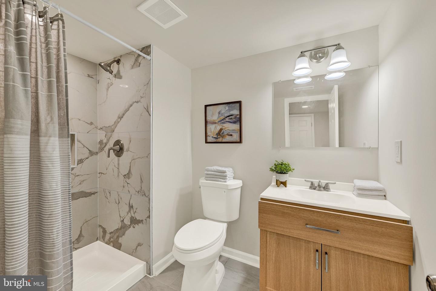 5829 The Alameda Property Photo 23