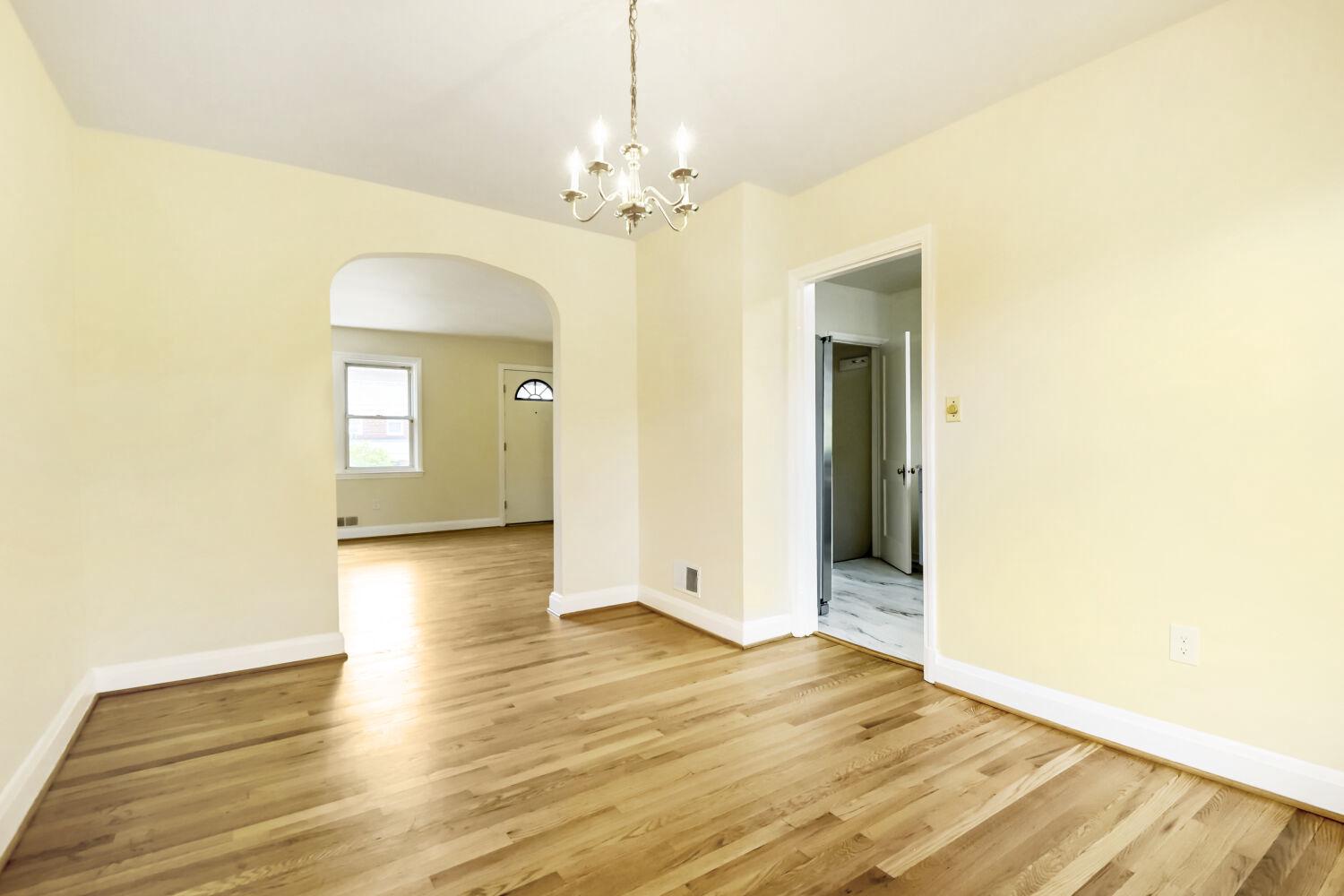 220 N Edgewood St Property Photo 8