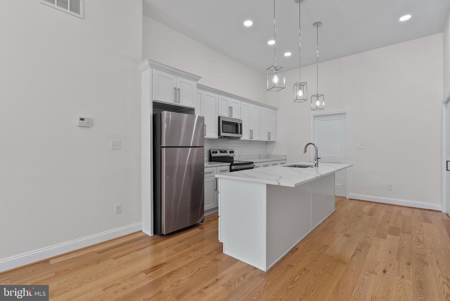 636 N Carrollton Ave #b Property Photo 5