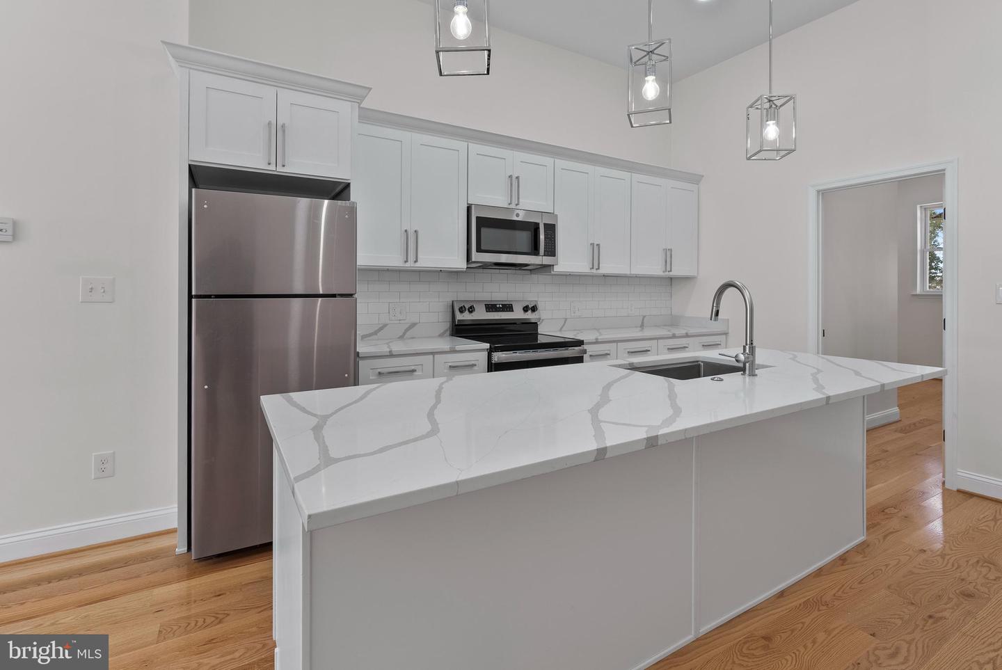 636 N Carrollton Ave #b Property Photo 6