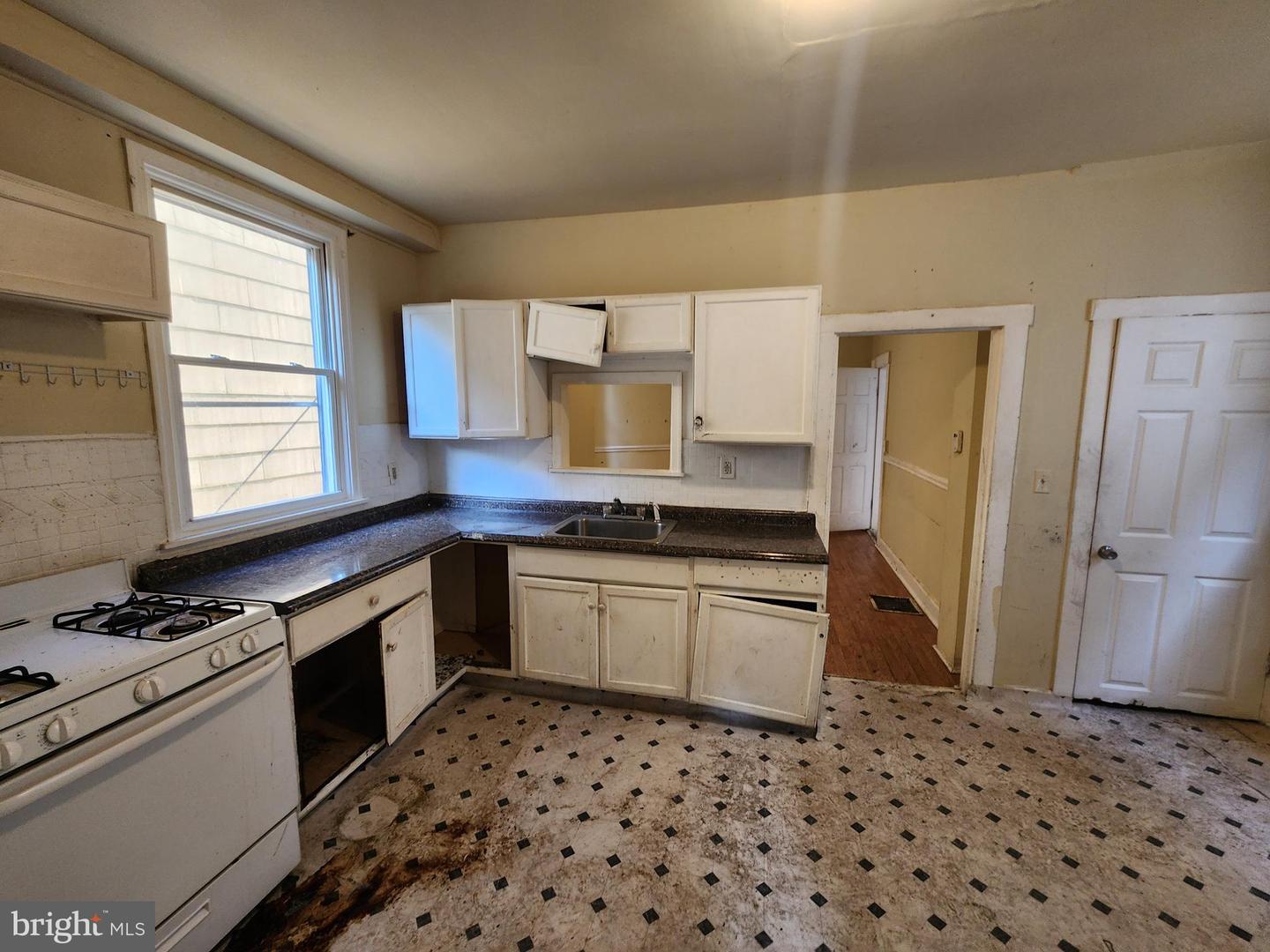 313 S Augusta Ave Property Photo 13