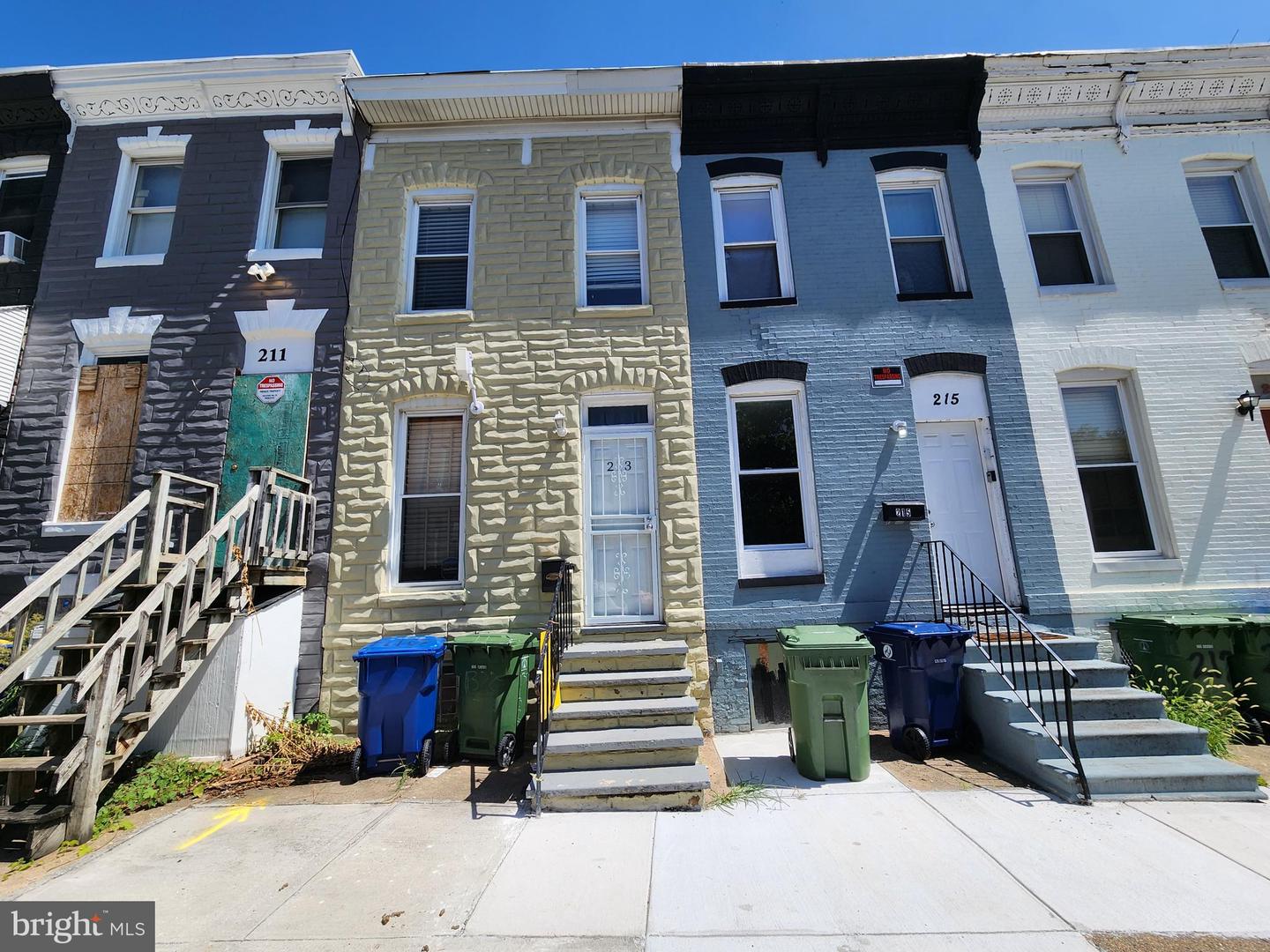 213 S CALHOUN ST Property Photo 1