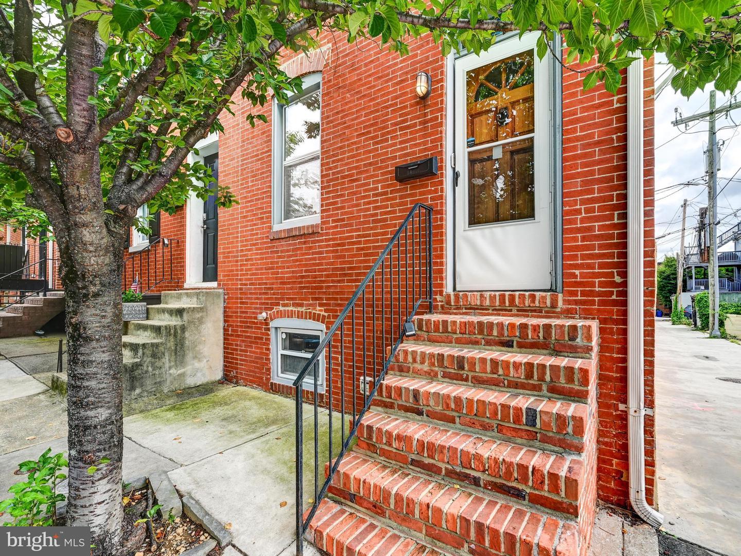 127 S CASTLE ST Property Photo 1