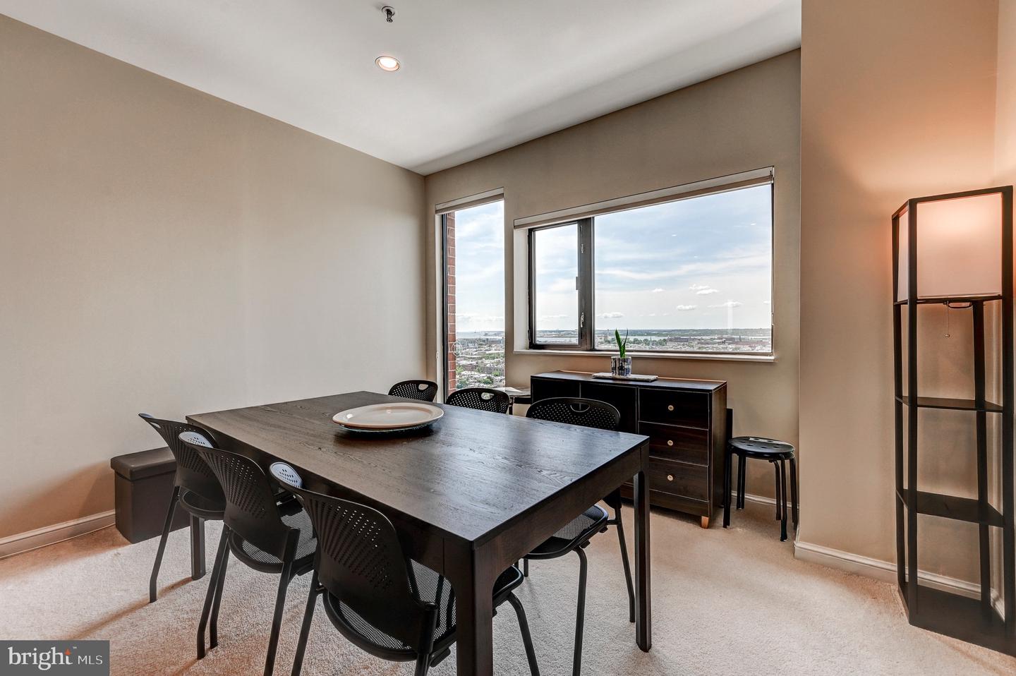 10 E Lee St #2103 Property Photo 4
