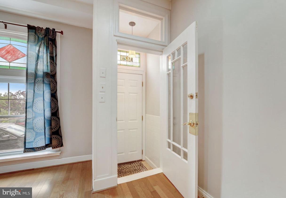 3129 Fleet St Property Photo 2