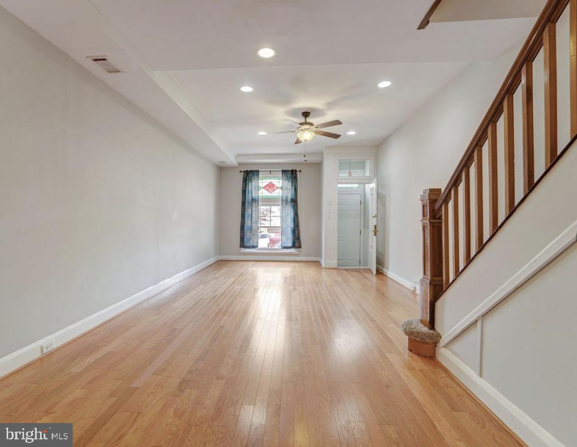 3129 Fleet St Property Photo 3