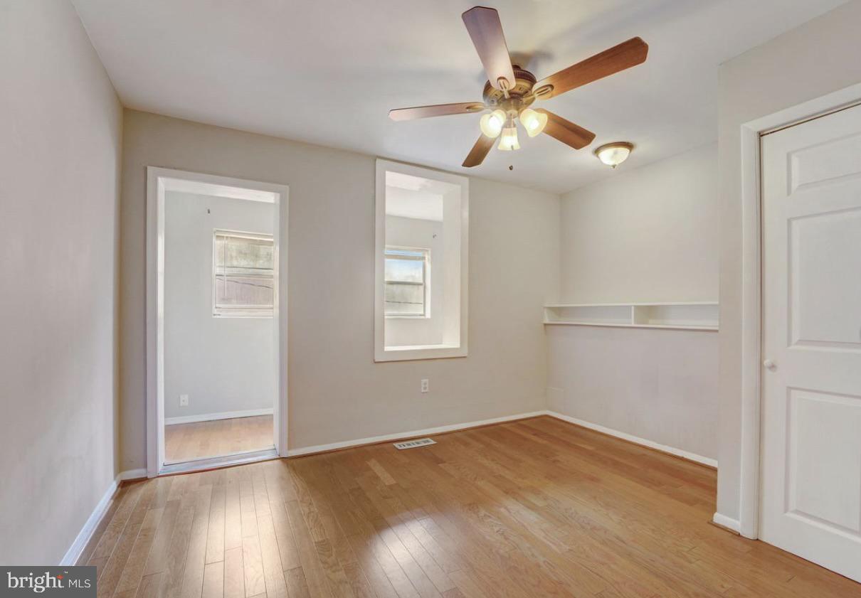 3129 Fleet St Property Photo 9